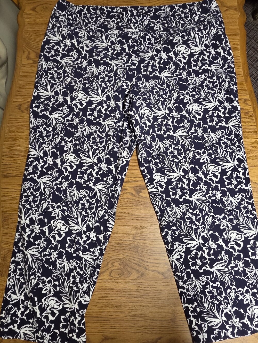 Zac & Rachel Navy and White Floral Pants Size 20